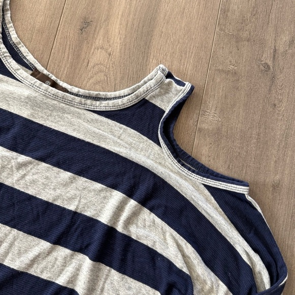 Fenn Wright Mansion British Cold Shoulder Striped Dolman Top - Picture 3 of 6